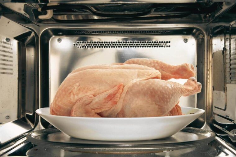 How To Defrost Chicken In Microwave (1)