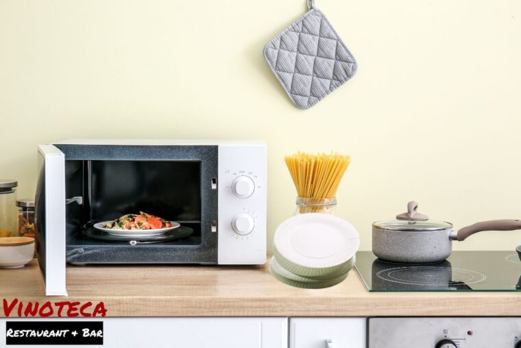 Can You Put Paper Plates in the Microwave? - The Kitchen Community