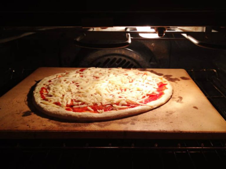 How To Cook Pizza In A Convection Oven (6 Easy Steps)