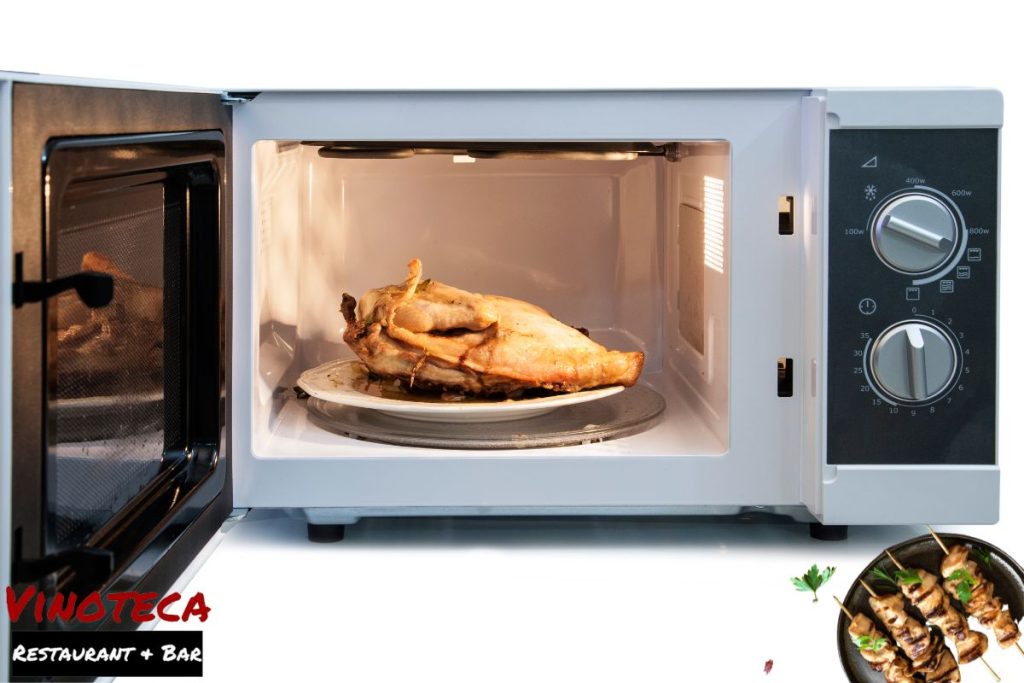 How To Reheat Chicken In Microwave So It's Still Juicy!